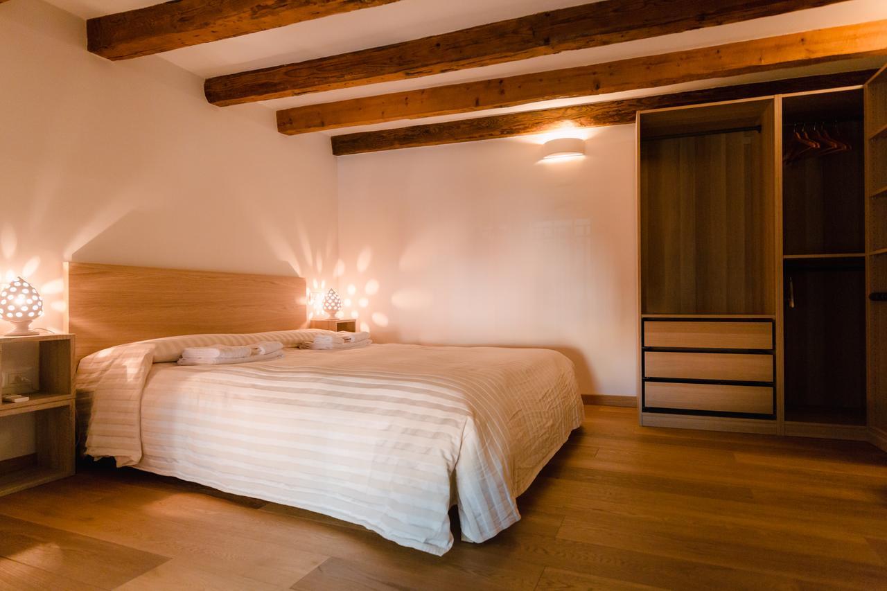 Historical And Luxury Apartment Bologna Exterior photo